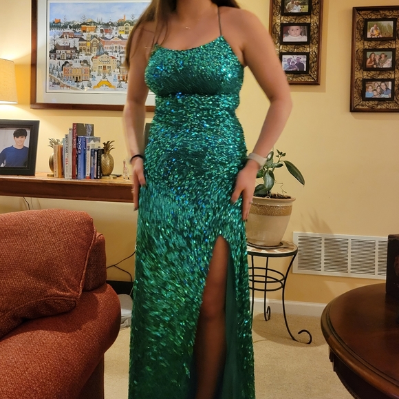 Emerald green prom dress. Scala brand,  Size 4 - Picture 3 of 3